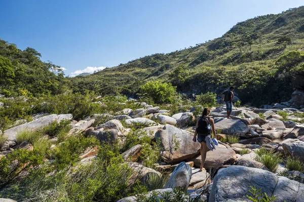 Senderismo sobre rocas en Rio Cip — Foto de Stock