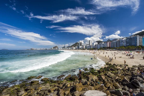 Güneşli bir günde leme Beach