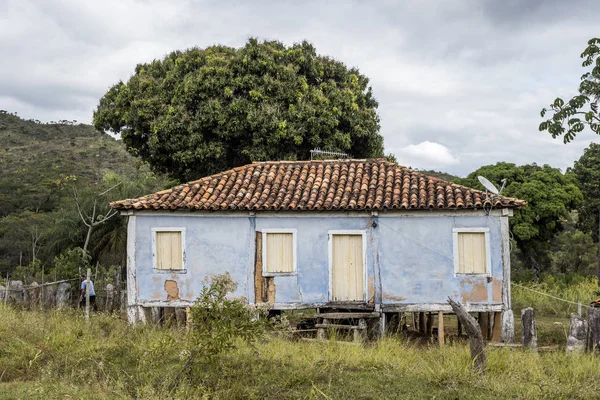 Rustic home near Serra Morena Waterfall — Stock Photo, Image
