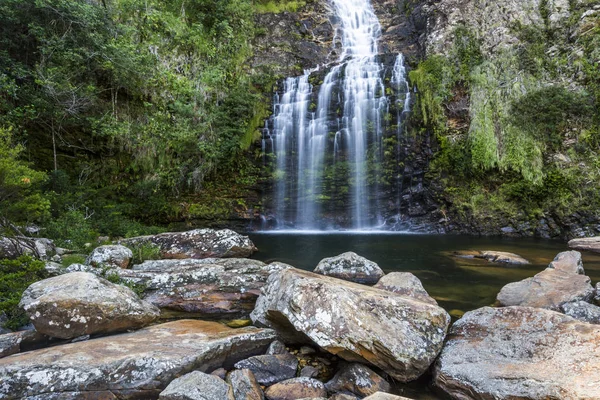 Farofa-Wasserfall im Serra do cipo Nationalpark — Stockfoto
