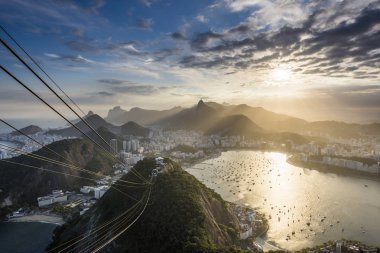 Sugar Loaf Dağı günbatımında 