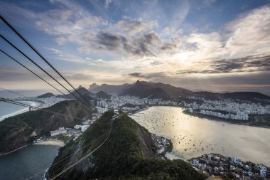 Sugar Loaf Dağı günbatımında 