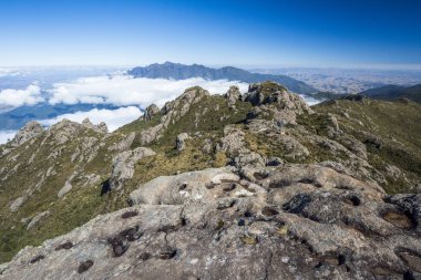 Itatiaia Milli Parkı, dağlarda trekking görüntülemek, 