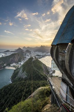 Sugar Loaf Dağı günbatımında 