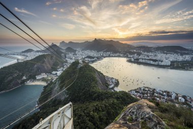 Sugar Loaf Dağı günbatımında 