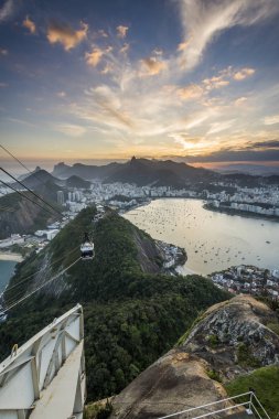 Sugar Loaf Dağı günbatımında 