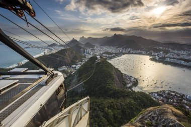 Sugar Loaf Dağı günbatımında 