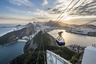 Sugar Loaf Dağı günbatımında 