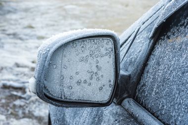 Donmuş su Parque Nacional de Itatiaia, Serra da Mantiqueira, Rio de Janeiro, Brezilya dağlarında hiking gördüm