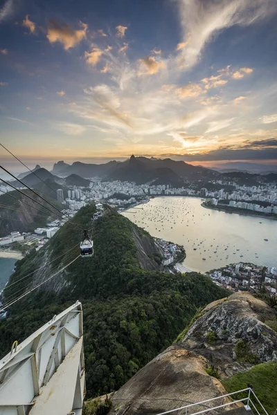 Sugar Loaf Dağı günbatımında 