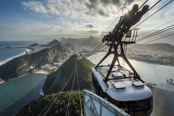 Coucher de soleil sur la montagne du Pain de Sucre — Photo