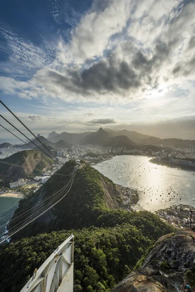 Sugar Loaf Dağı günbatımında 