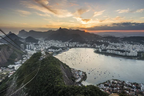 Sugar Loaf Dağı günbatımında 