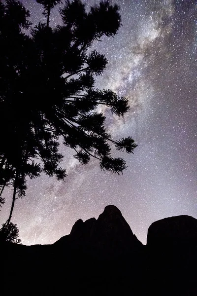 Vía Láctea y estrellas por la noche —  Fotos de Stock