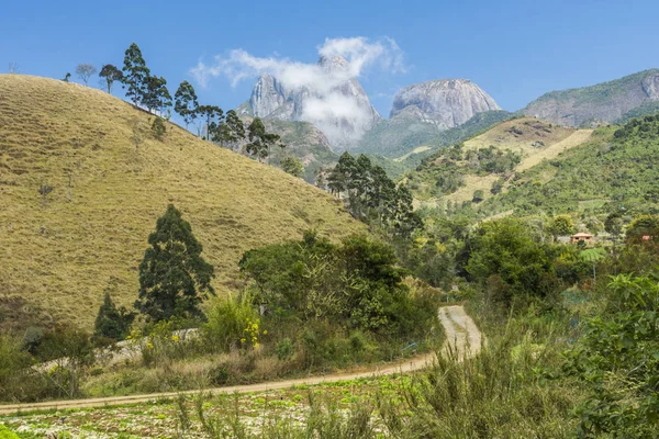 Caminhadas nas montanhas de Tres Picos State Park — Fotografia de Stock