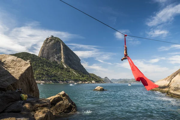 Highline and aerobatics near Vermelha Beach — Stock Photo, Image