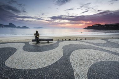 Carlos Drummond de Andrade heykeli 