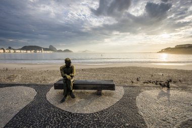 Carlos Drummond de Andrade heykeli 