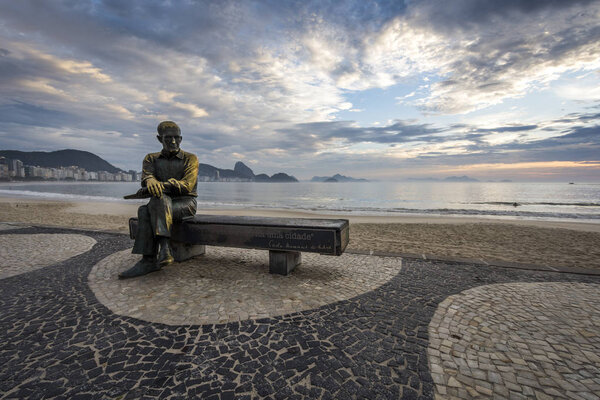 Statue of Carlos Drummond de Andrade 