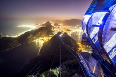 Dağ üzerinde güzel gün batımı