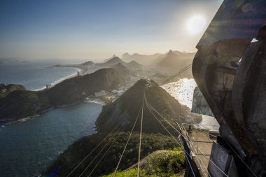 Dağ üzerinde güzel gün batımı