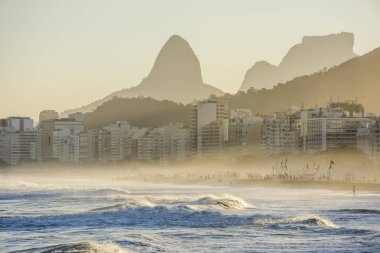 Leme Beach Copacabana, Rio de Janeiro, Brezilya yanında Marnixkade günbatımı