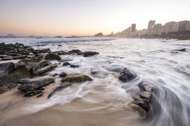 Leme Beach Copacabana, Rio de Janeiro, Brezilya yanında Marnixkade günbatımı