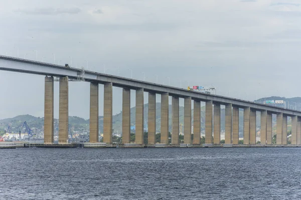 Γέφυρα Ρίου Niteroi Δει Από Περιήγηση Σκάφος Στον Κόλπο Guanabara — Φωτογραφία Αρχείου