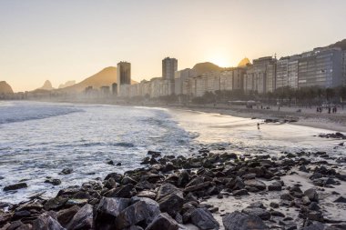Leme Beach Copacabana, Rio de Janeiro, Brezilya yanında Marnixkade günbatımı