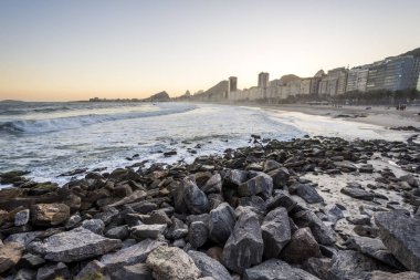 Leme Beach Copacabana, Rio de Janeiro, Brezilya yanında Marnixkade günbatımı