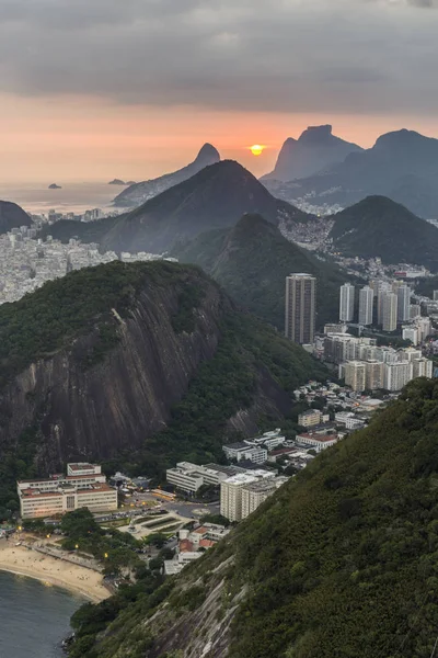 Hermoso Paisaje Atardecer Pao Acucar Montaña Pan Azúcar Río Janeiro —  Fotos de Stock