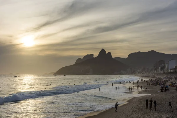 Gyönyörű Táj Szörfösök Sunset Praia Ipanema Ipanema Beach Rio Janeiro — Stock Fotó