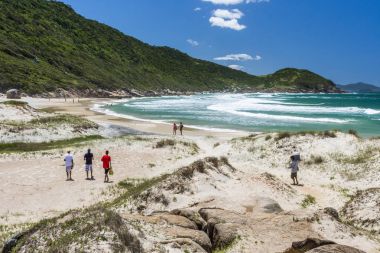 Brezilya, Kasım 2017: Praia da Guarda Santa Catarina State, Güney Brezilya Emba yanında Prainha Beach görünümüne