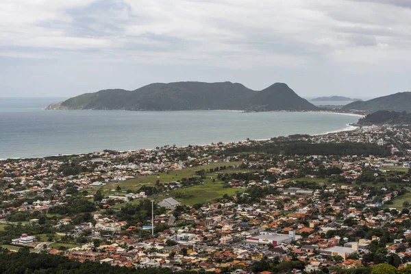 Vista do Morro do Lampi chalupo para a praia de Campeche e Arma chalupo Beac — Fotografia de Stock