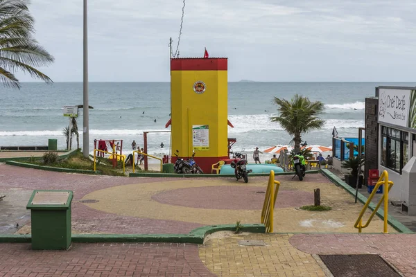 巴西南部圣卡塔琳娜岛弗洛里亚诺波利斯华卡金海滩救生员站 — 图库照片