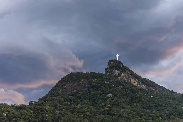 Socha Krista Spasitele Bouřlivé Západ Slunce Krásné Tmavé Mraky Rio — Stock fotografie