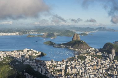 Pao de Acucar (Sugar Loaf Dağı) Morro üstünden görünümünü yapmak Corcovado (Corcovado Dağı)