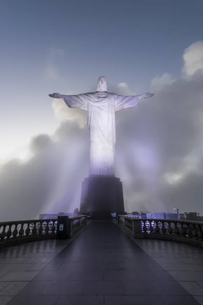 ブラジル ジャネイロ 2018 モロ上にクリスト Redentor コルコバードのキリスト像 を照明の表示を行うコルコバード コルコバード山 — ストック写真