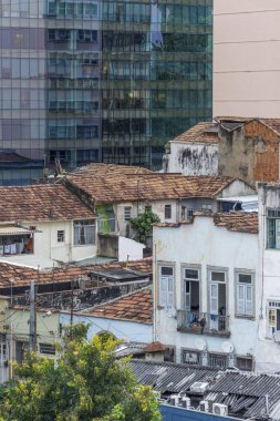 Favela ve modern bina Maua Meydanı'nda şehir Rio de Janeiro, Brezilya