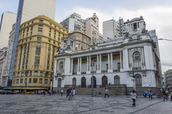Brezilya, Rio de Janeiro - 07 Mart 2018: Cinelandia Meydanı'nda tarihi binalar