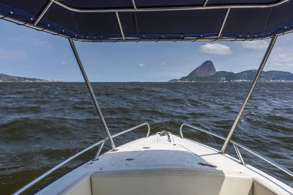 Вид Моторной Лодки Гору Сахарная Голова Заливе Гуанабара Рио Жанейро — стоковое фото