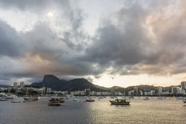 Corcovado Dağı Rio Janeiro Brezilya Için Günbatımı Bulutlar Manzaralı Manzara — Stok fotoğraf