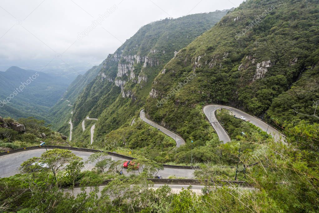 Winding roads of Serra do Rio do Rastro