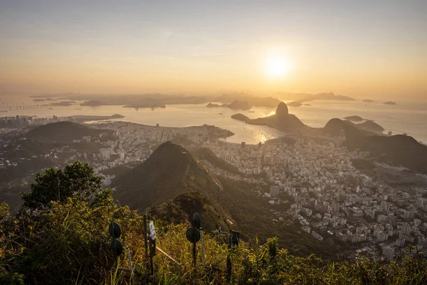 Bella vista dall'alba dal monte Corcovado al Pan di Zucchero — Foto Stock
