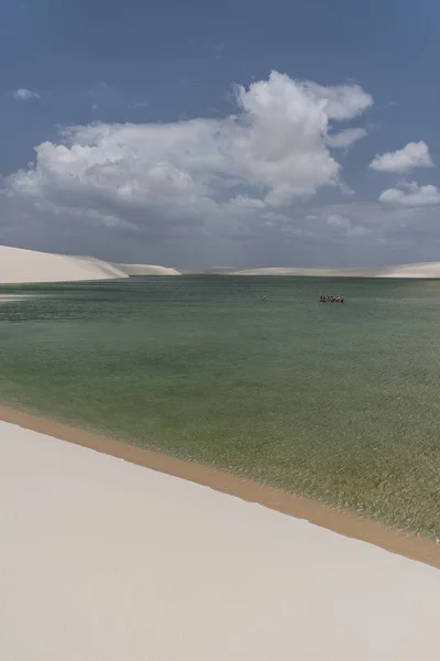 Вид Белые Песчаные Дюны Прозрачную Лагуну Дождевой Водой Ленис Мараньенсе — стоковое фото