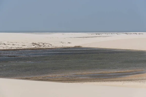 Wunderschöner Blick Auf Weiße Sanddünen Und Regenwasserlagune Lenis Maranhenses Maranho — Stockfoto