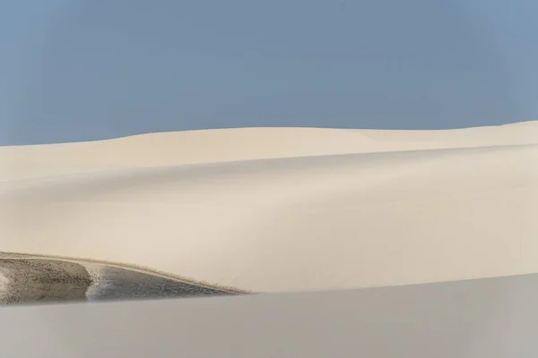 Prachtig Uitzicht Witte Zandduinen Regenwaterlagune Lenis Maranhenses Maranho Brazilië — Stockfoto