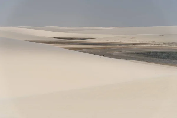 Wunderschöner Blick Auf Weiße Sanddünen Und Regenwasserlagune Lenis Maranhenses Maranho — Stockfoto