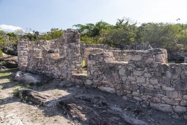 Küçük tarihi köy Chapada Diamantina, Bahia, Brezilya 'daki kayalık ev kalıntılarına bakın.