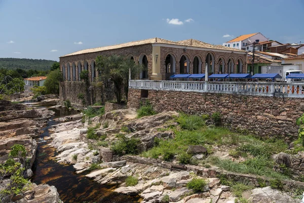 Küçük Bir Köyün Tarihi Merkezinden Akan Küçük Bir Nehir Chapada — Stok fotoğraf